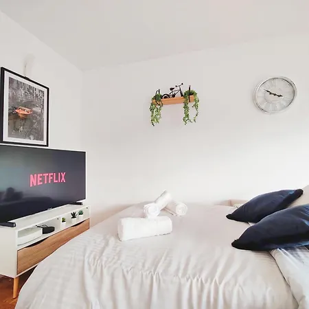 Metro A 2 Minutes Paris Centre Le Marais Apartment Romainville Exterior photo