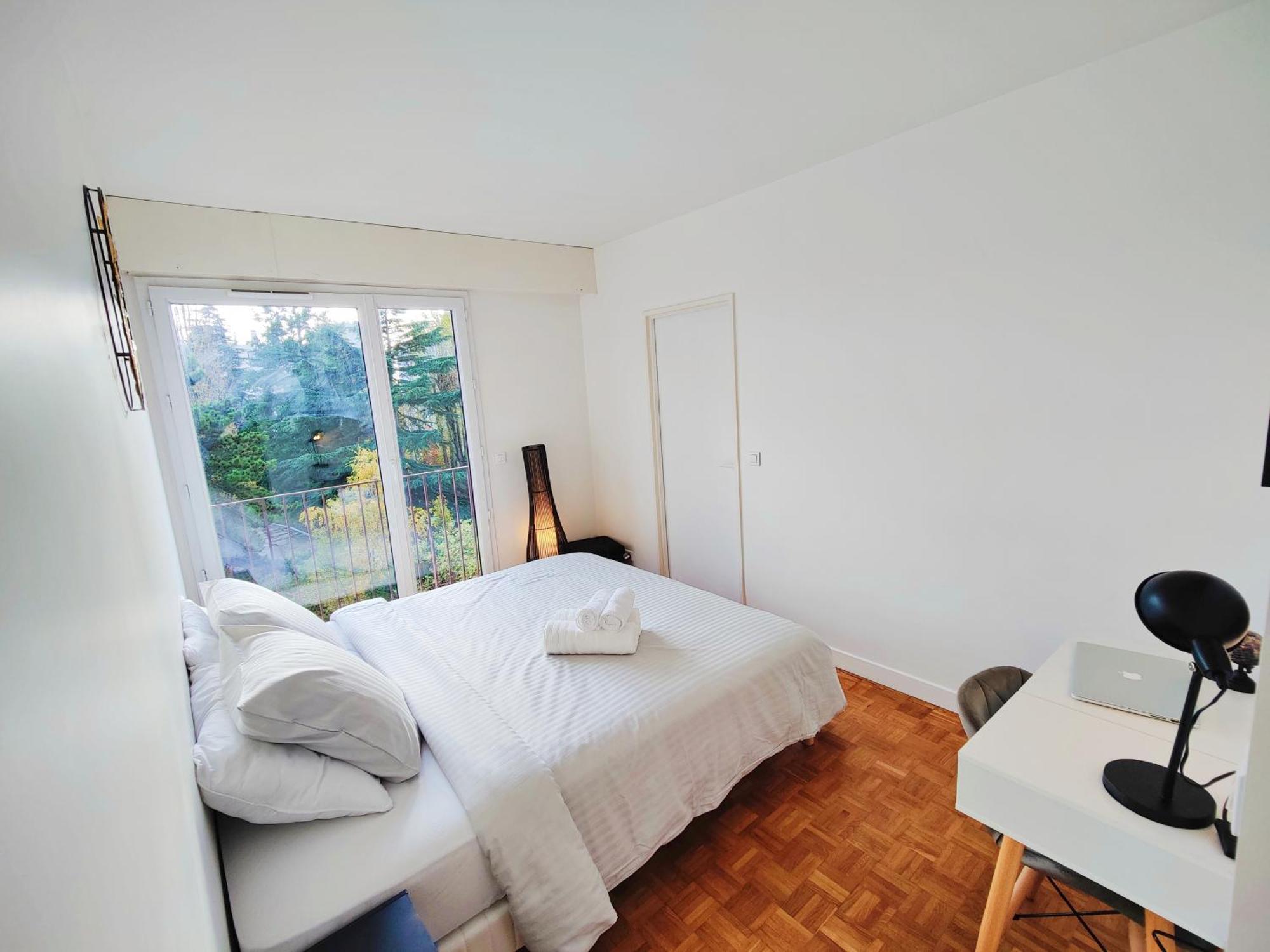 Metro A 2 Minutes Paris Centre Le Marais Apartment